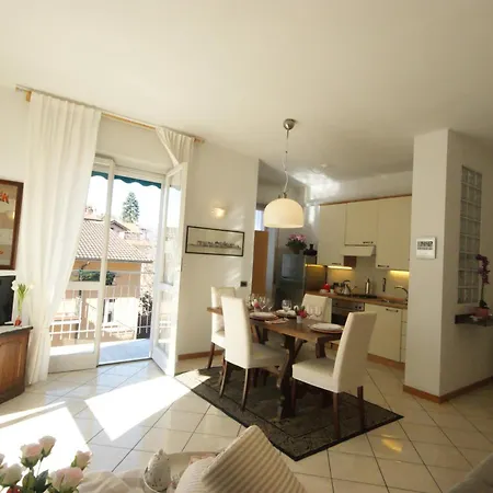 Dama Del Ginevra 斯特雷萨